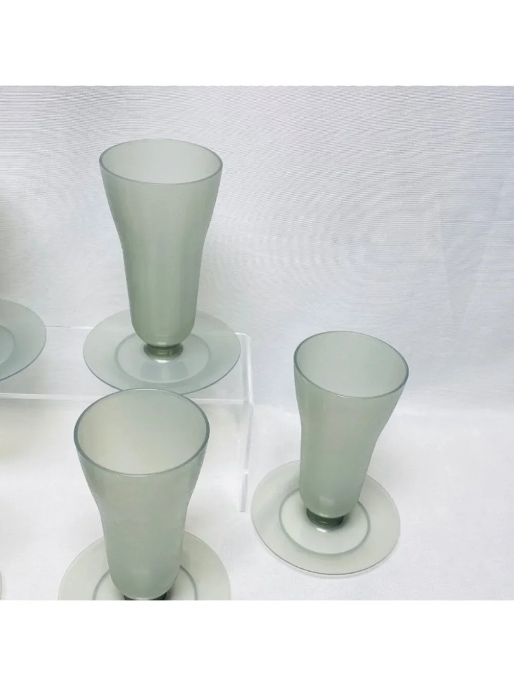 Tupperware 6 Smoke Gray Parfait/Dessert Cups With Matching Bases